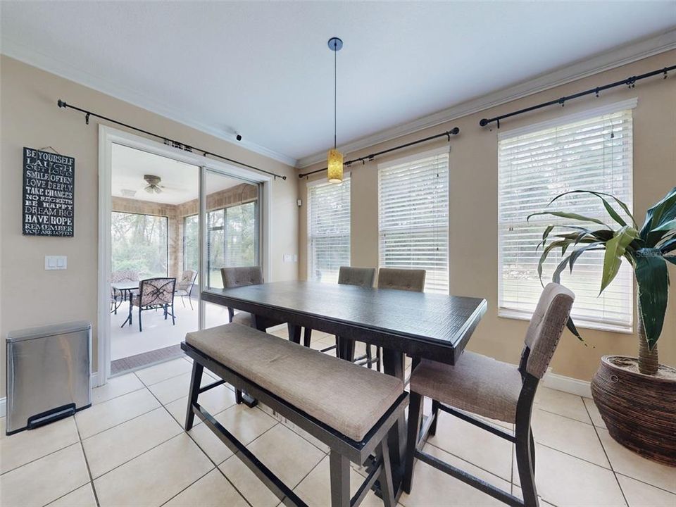 En Venta: $599,000 (4 camas, 2 baños, 2276 Pies cuadrados)