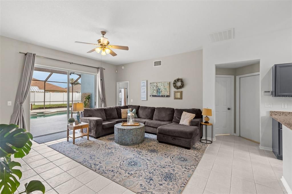 For Sale: $420,000 (3 beds, 2 baths, 1826 Square Feet)