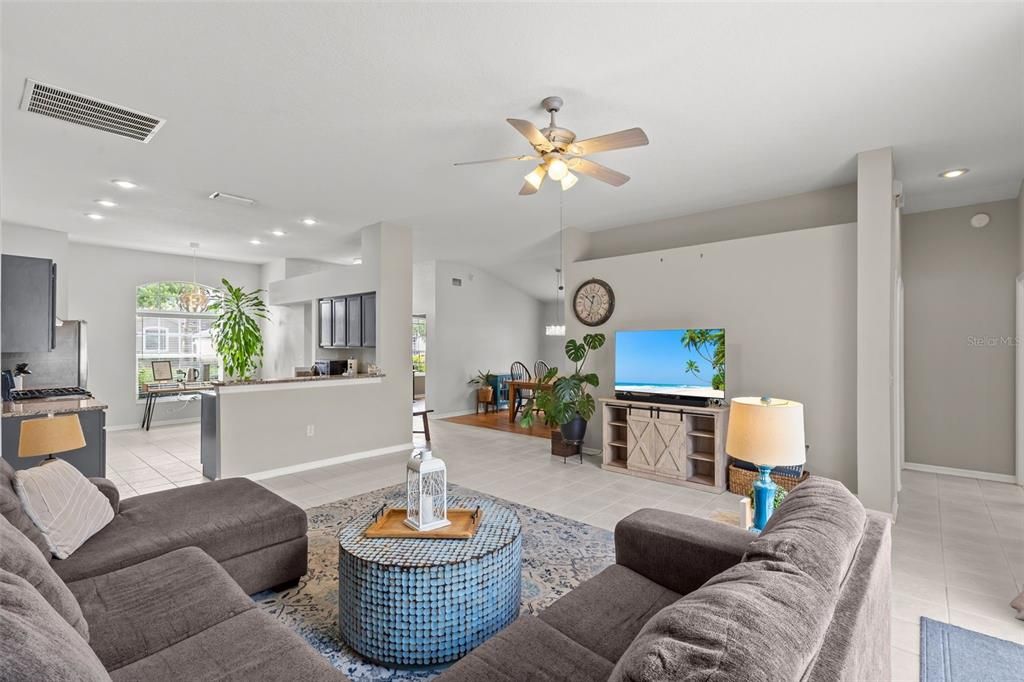 For Sale: $420,000 (3 beds, 2 baths, 1826 Square Feet)