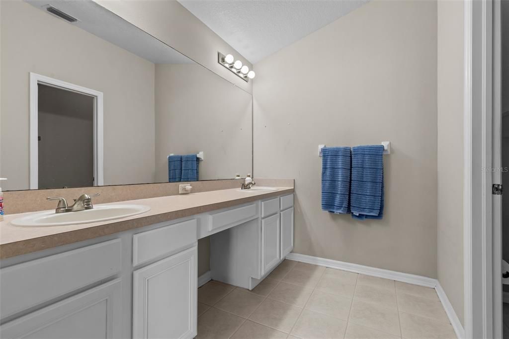 For Sale: $420,000 (3 beds, 2 baths, 1826 Square Feet)