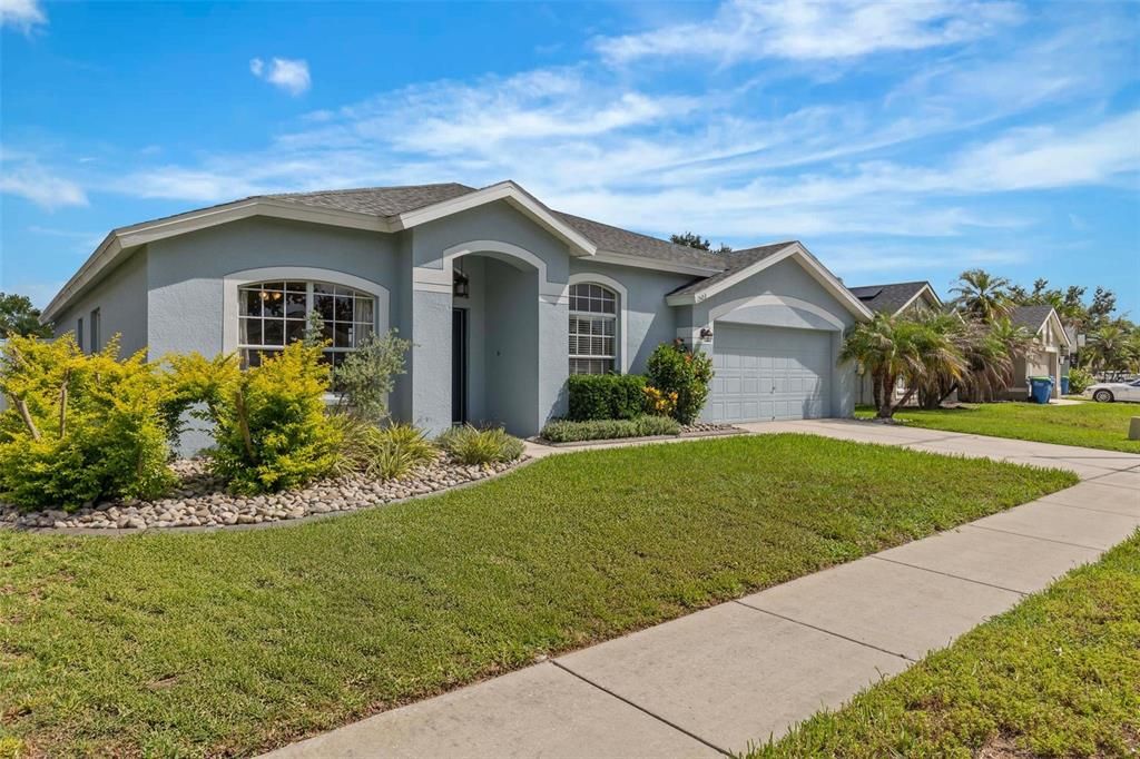 For Sale: $420,000 (3 beds, 2 baths, 1826 Square Feet)