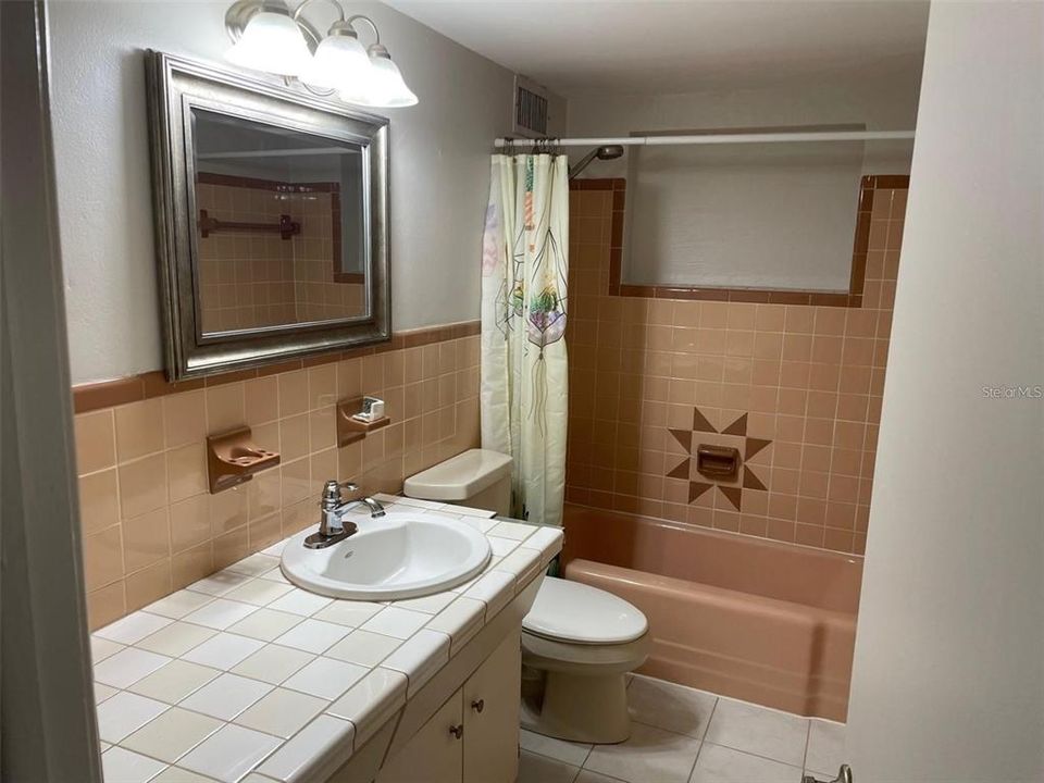 В аренду: $1,875 (3 спален, 2 ванн, 1344 Квадратных фут)