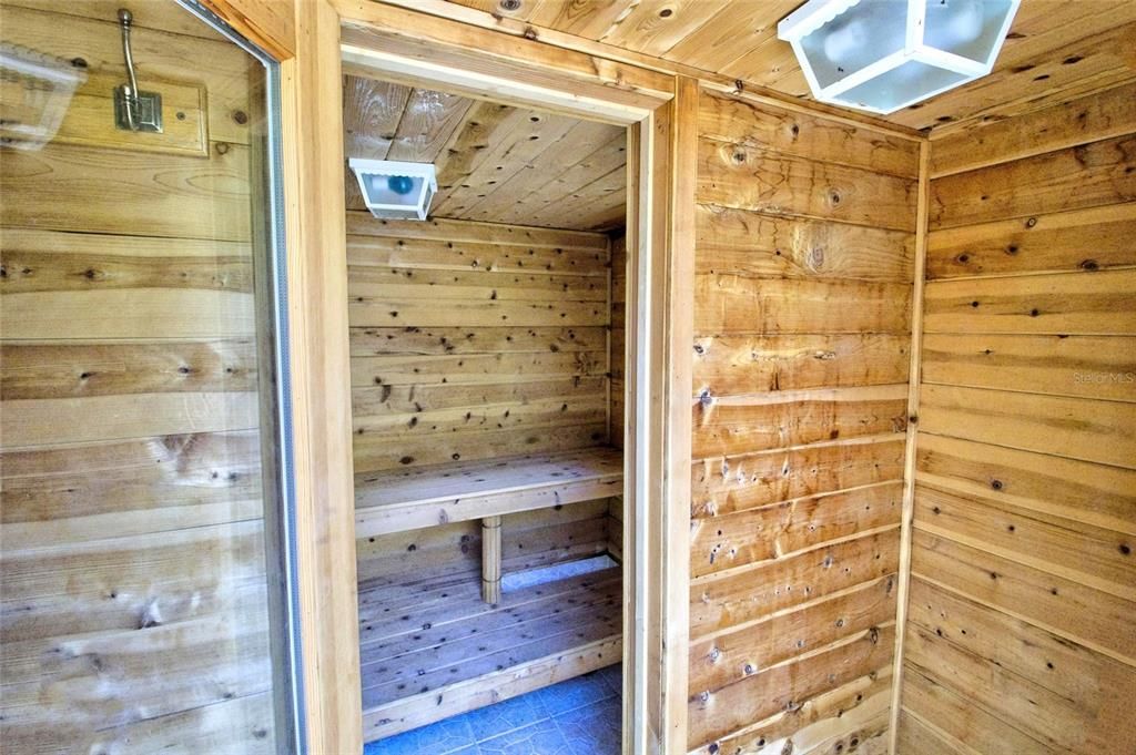 For Sale: $149,500 (2 beds, 2 baths, 1040 Square Feet)