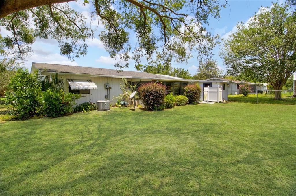 For Sale: $149,500 (2 beds, 2 baths, 1040 Square Feet)