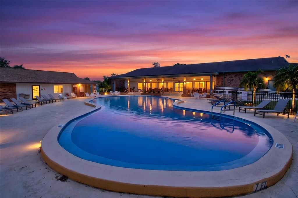 For Sale: $149,500 (2 beds, 2 baths, 1040 Square Feet)