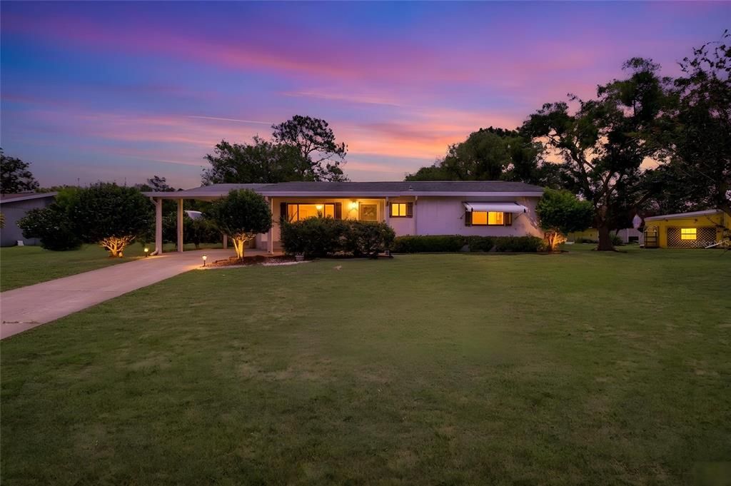 For Sale: $149,500 (2 beds, 2 baths, 1040 Square Feet)
