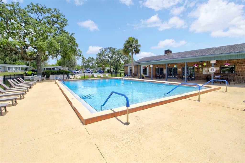 For Sale: $149,500 (2 beds, 2 baths, 1040 Square Feet)
