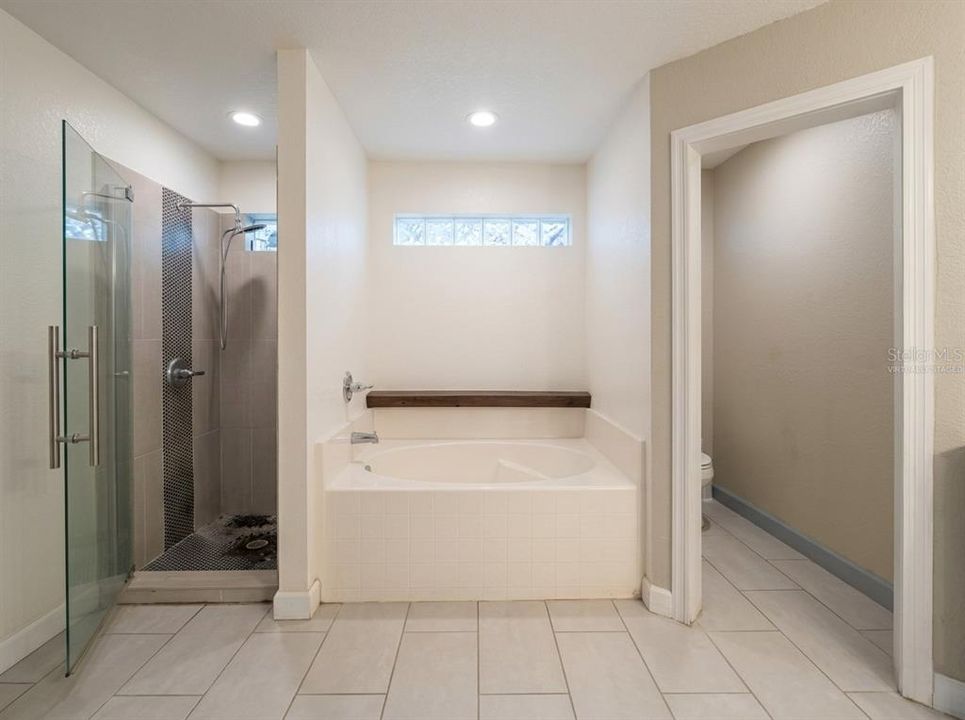 For Sale: $250,000 (3 beds, 2 baths, 1434 Square Feet)