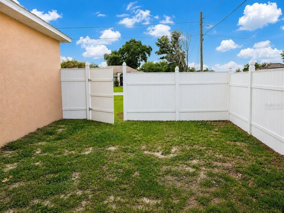 For Sale: $250,000 (3 beds, 2 baths, 1434 Square Feet)