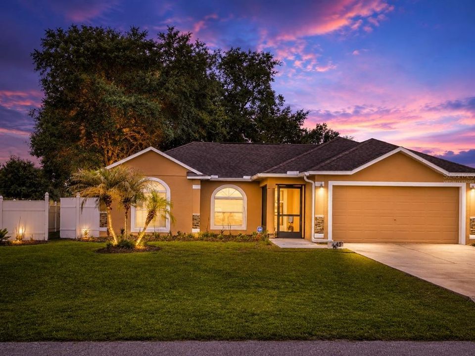 For Sale: $250,000 (3 beds, 2 baths, 1434 Square Feet)