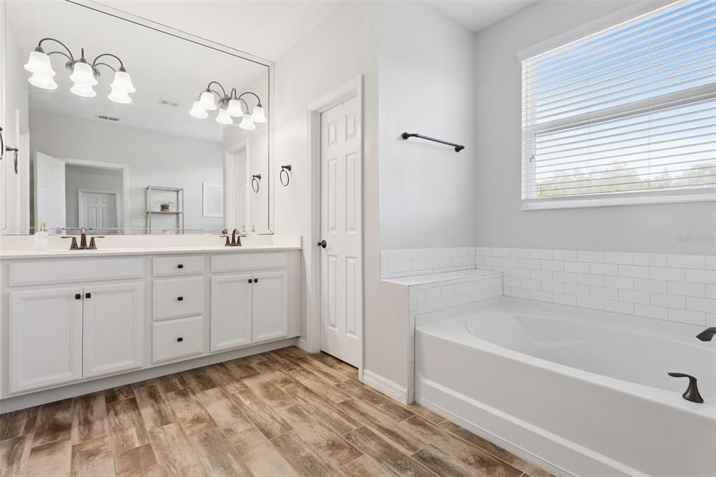 For Sale: $725,000 (4 beds, 3 baths, 3249 Square Feet)