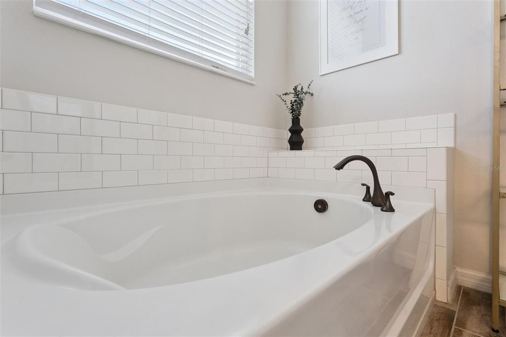For Sale: $725,000 (4 beds, 3 baths, 3249 Square Feet)