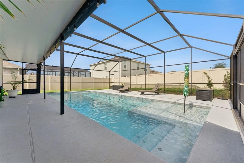 For Sale: $465,000 (3 beds, 2 baths, 1672 Square Feet)