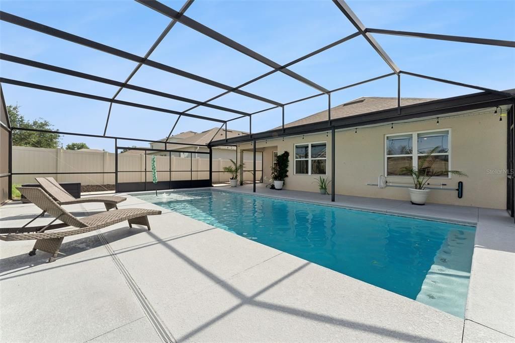 For Sale: $465,000 (3 beds, 2 baths, 1672 Square Feet)