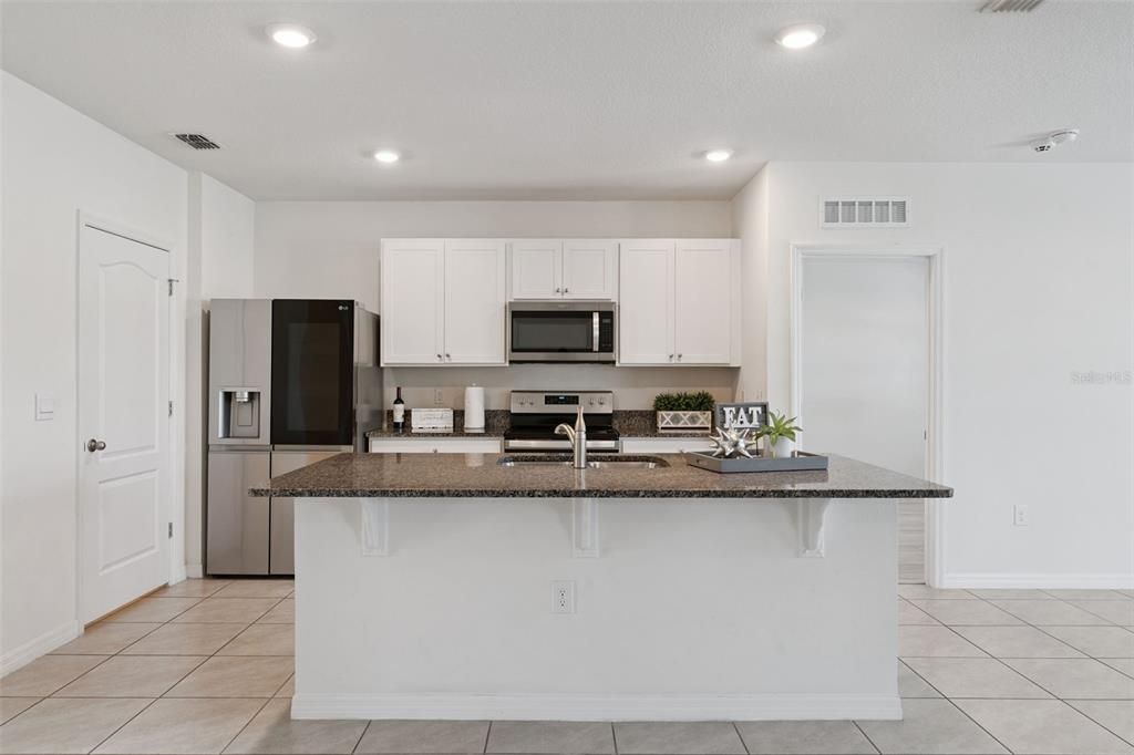 For Sale: $465,000 (3 beds, 2 baths, 1672 Square Feet)