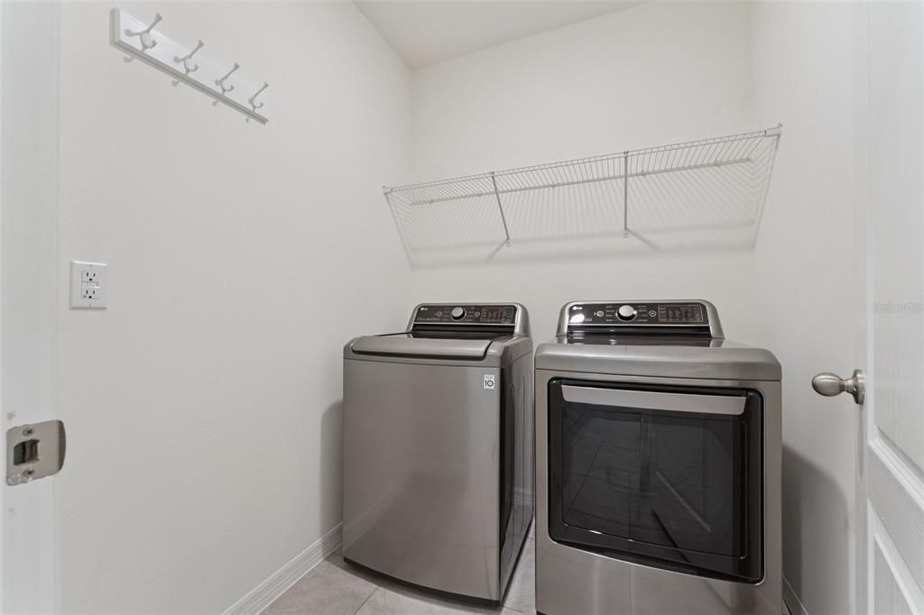 For Sale: $465,000 (3 beds, 2 baths, 1672 Square Feet)