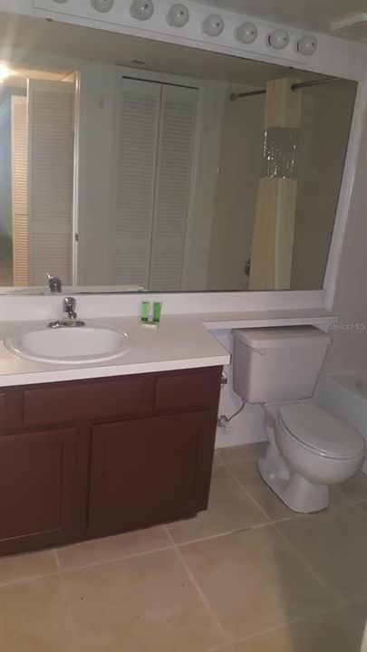 For Rent: $1,700 (2 beds, 2 baths, 1013 Square Feet)