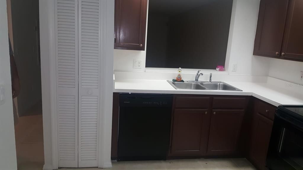 For Rent: $1,700 (2 beds, 2 baths, 1013 Square Feet)