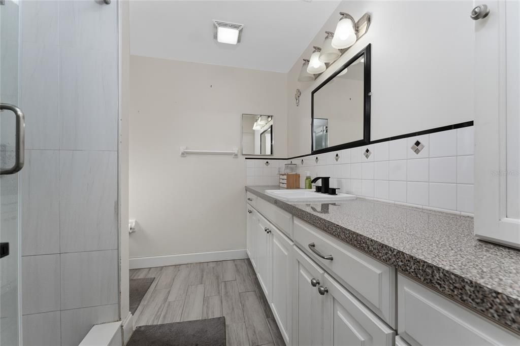 En Renta: $2,350 (3 camas, 2 baños, 1377 Pies cuadrados)
