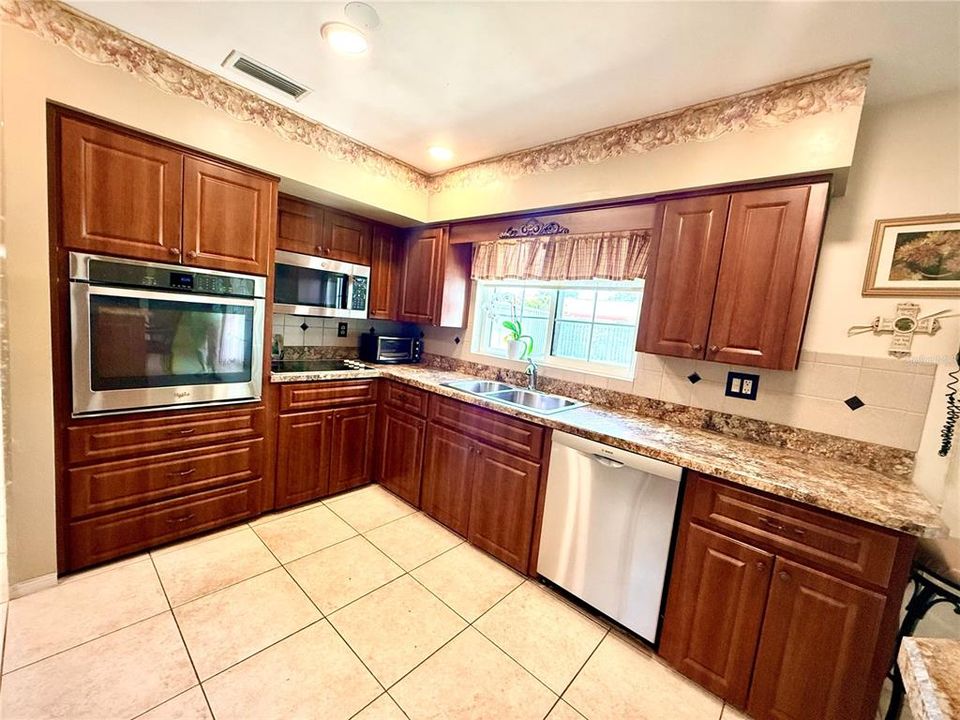 For Sale: $425,000 (3 beds, 2 baths, 1340 Square Feet)