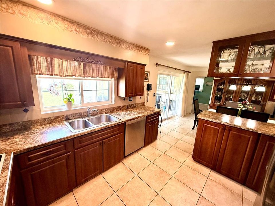 For Sale: $425,000 (3 beds, 2 baths, 1340 Square Feet)