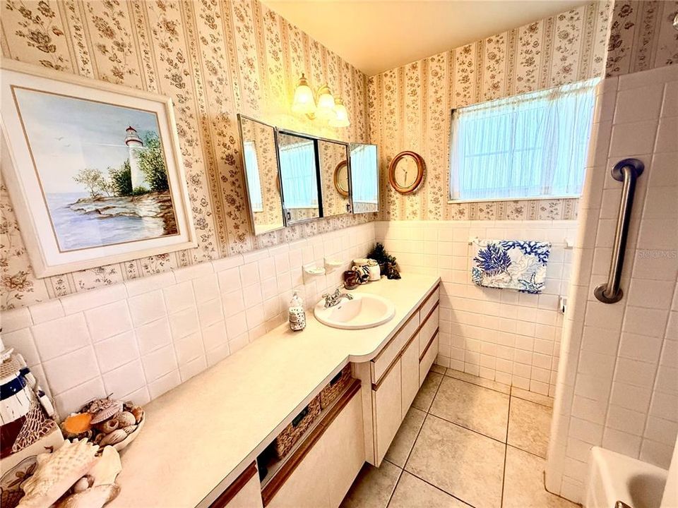 For Sale: $425,000 (3 beds, 2 baths, 1340 Square Feet)