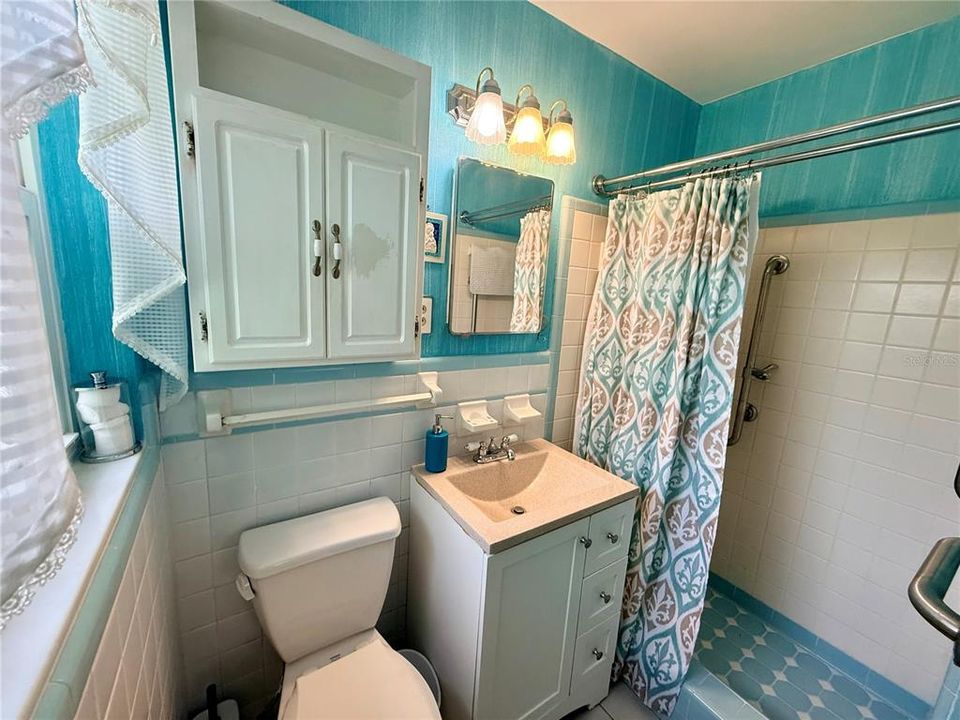 For Sale: $425,000 (3 beds, 2 baths, 1340 Square Feet)