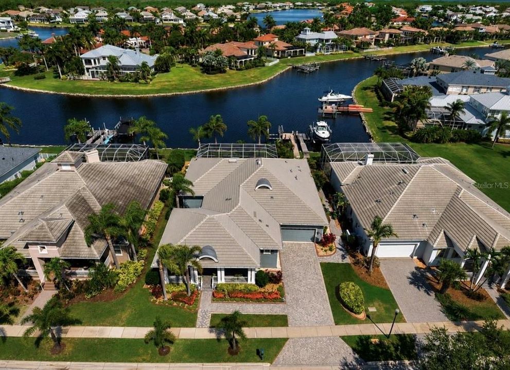 En Venta: $1,250,000 (4 camas, 3 baños, 3080 Pies cuadrados)