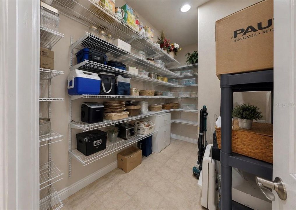 En Venta: $1,250,000 (4 camas, 3 baños, 3080 Pies cuadrados)