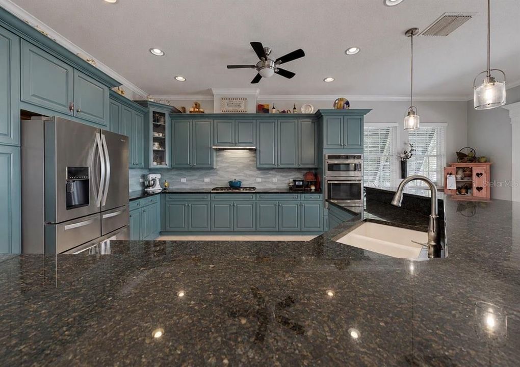 En Venta: $1,250,000 (4 camas, 3 baños, 3080 Pies cuadrados)