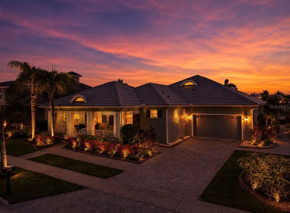 En Venta: $1,250,000 (4 camas, 3 baños, 3080 Pies cuadrados)