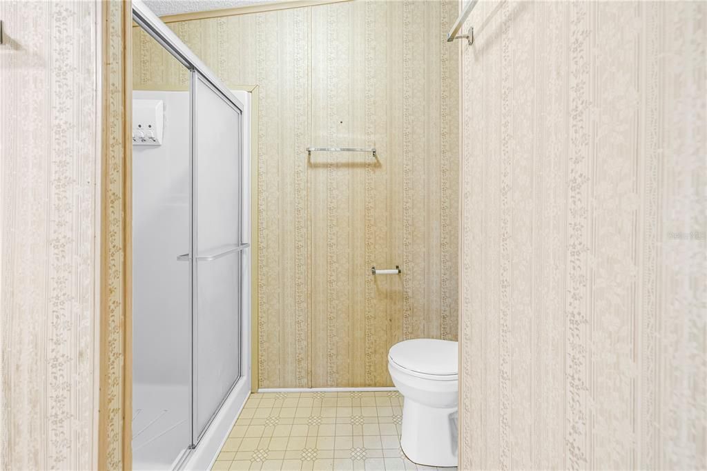 На продажу: $125,000 (2 спален, 2 ванн, 1207 Квадратных фут)