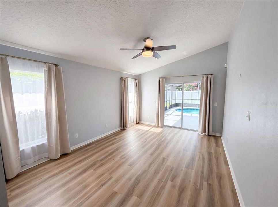 For Sale: $511,000 (4 beds, 2 baths, 1981 Square Feet)