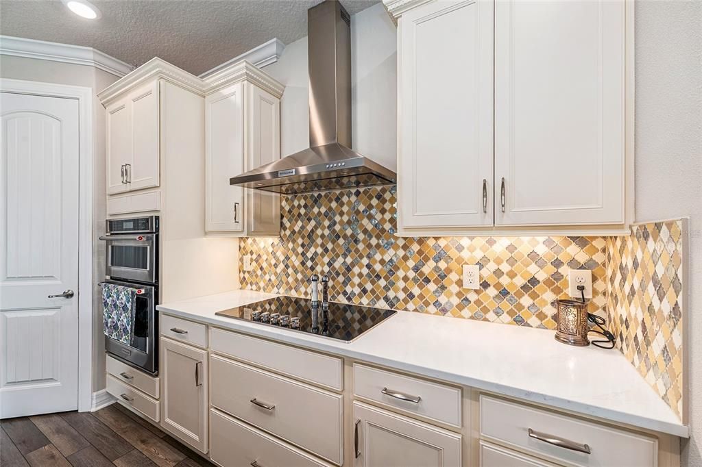 For Sale: $464,000 (2 beds, 2 baths, 2072 Square Feet)