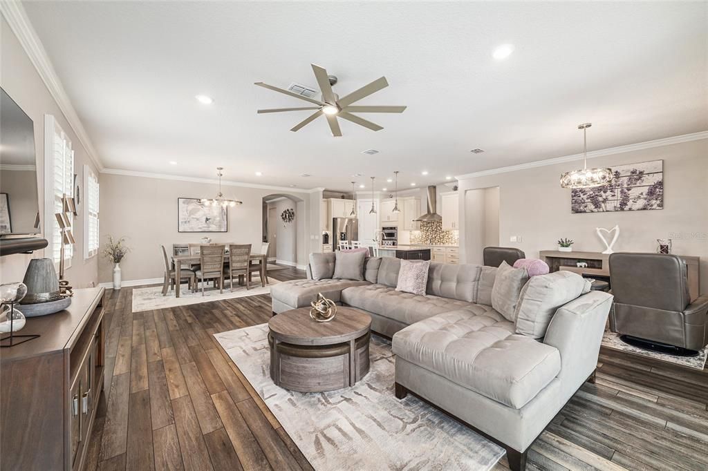 For Sale: $464,000 (2 beds, 2 baths, 2072 Square Feet)