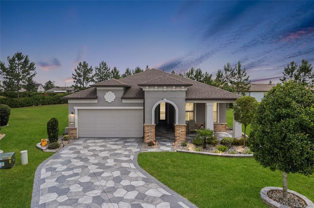 For Sale: $464,000 (2 beds, 2 baths, 2072 Square Feet)