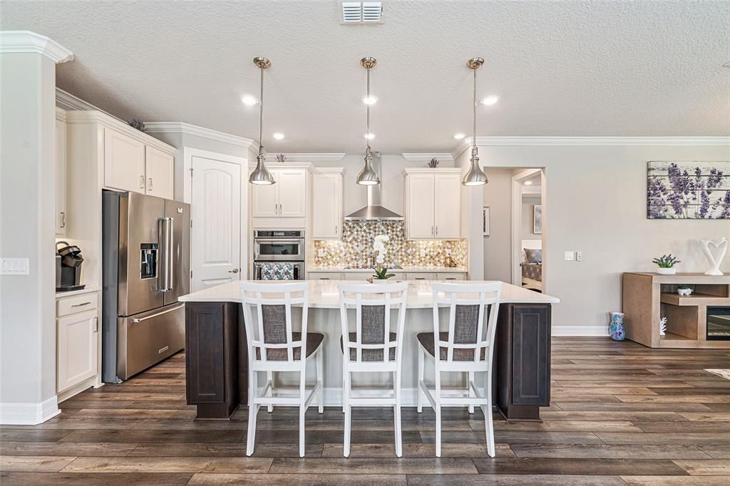 For Sale: $464,000 (2 beds, 2 baths, 2072 Square Feet)