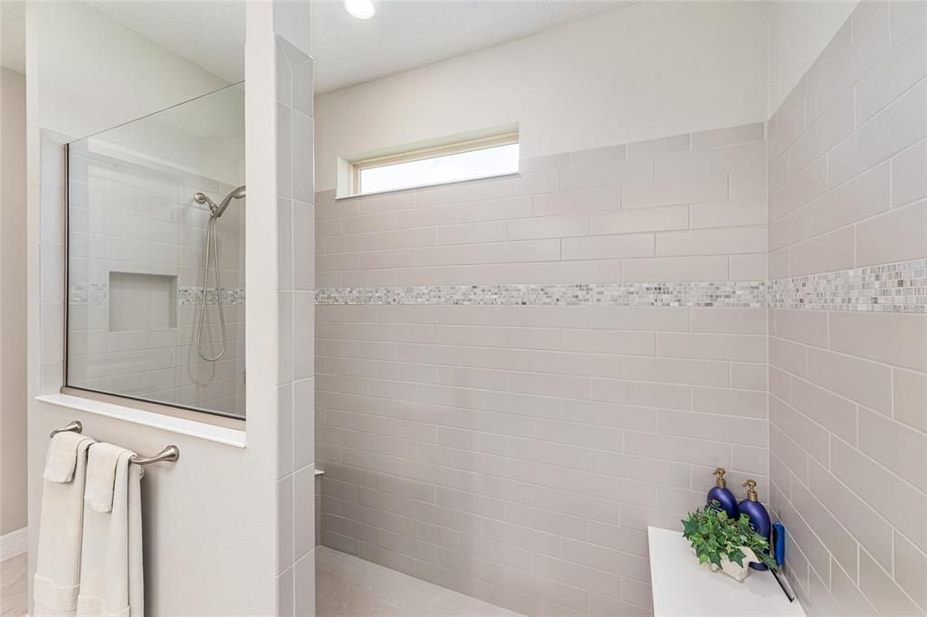 For Sale: $464,000 (2 beds, 2 baths, 2072 Square Feet)