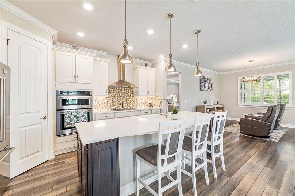 For Sale: $464,000 (2 beds, 2 baths, 2072 Square Feet)