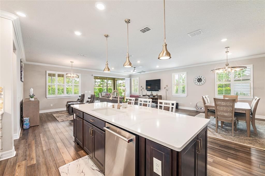 For Sale: $464,000 (2 beds, 2 baths, 2072 Square Feet)