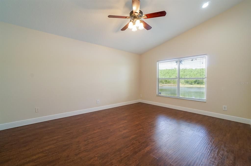 For Rent: $2,700 (4 beds, 2 baths, 1733 Square Feet)