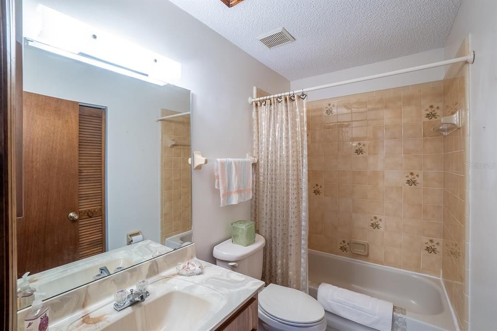 For Sale: $334,900 (2 beds, 2 baths, 1495 Square Feet)
