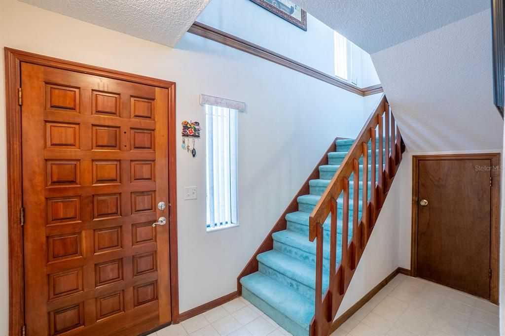 For Sale: $334,900 (2 beds, 2 baths, 1495 Square Feet)