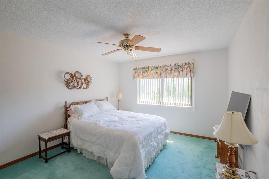 For Sale: $334,900 (2 beds, 2 baths, 1495 Square Feet)