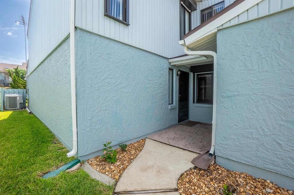 For Sale: $334,900 (2 beds, 2 baths, 1495 Square Feet)