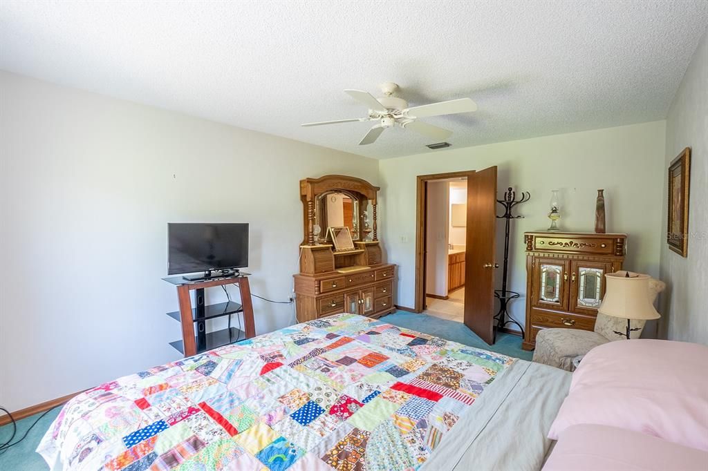 For Sale: $334,900 (2 beds, 2 baths, 1495 Square Feet)
