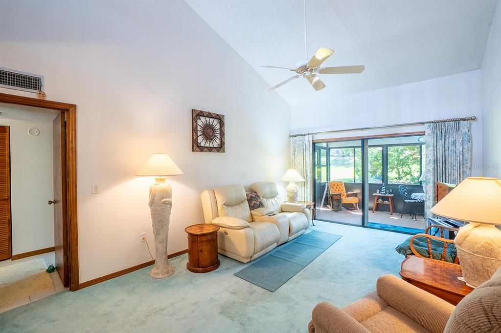 For Sale: $334,900 (2 beds, 2 baths, 1495 Square Feet)
