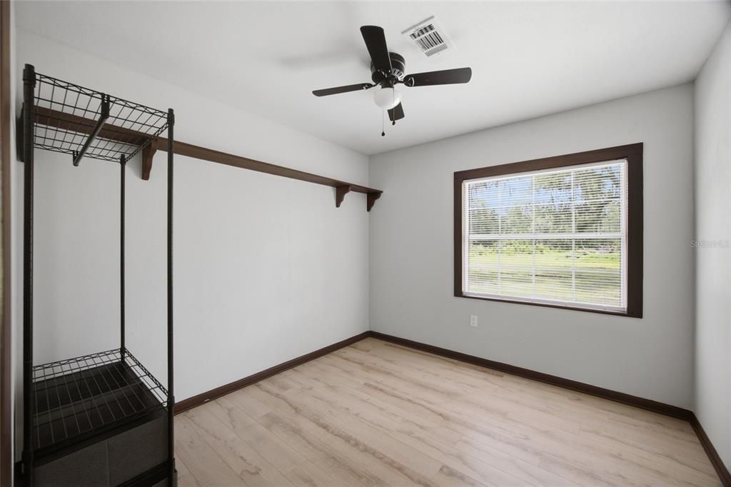 En Venta: $290,000 (3 camas, 1 baños, 1099 Pies cuadrados)