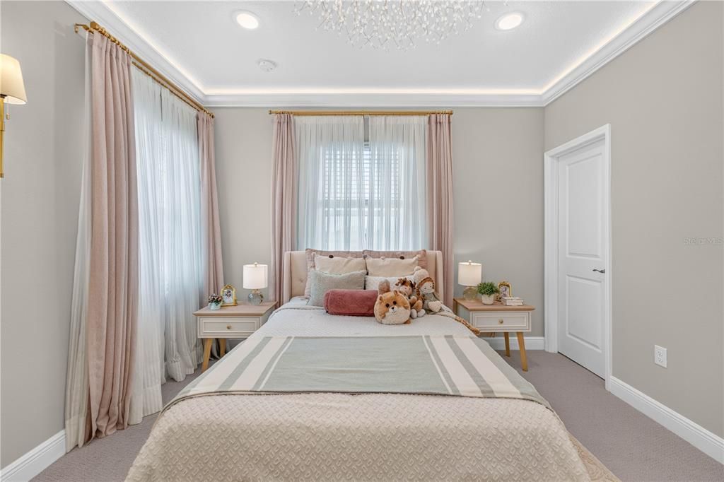 На продажу: $725,000 (5 спален, 3 ванн, 3212 Квадратных фут)