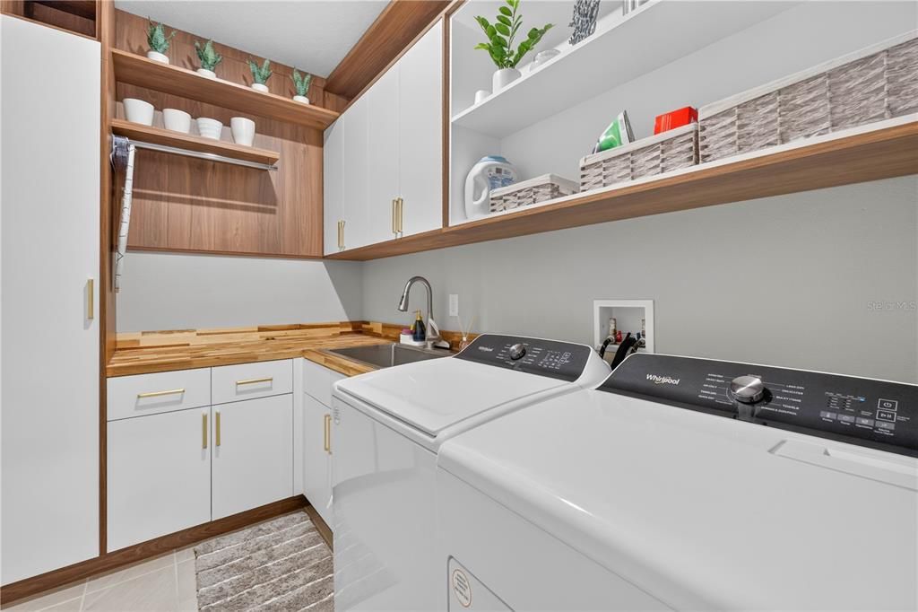 На продажу: $725,000 (5 спален, 3 ванн, 3212 Квадратных фут)